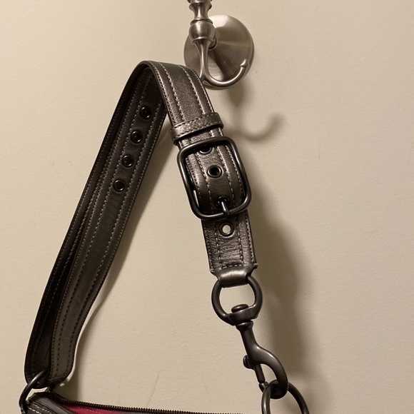 Coach Crossbody Bag with Matching Wristlet - Picture 4 of 7